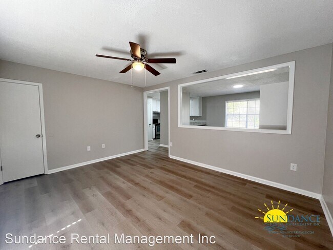 Foto del edificio - 3 br, 1 bath House - 209 Forrest Parkway