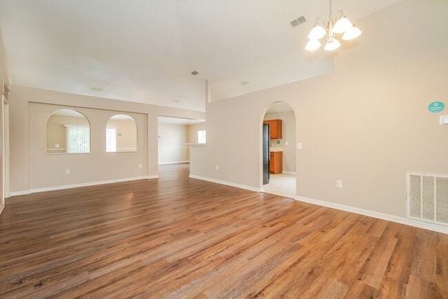 Foto del edificio - 5051 Preserve Blvd