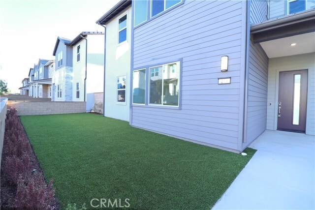 Building Photo - 273 Shoveler