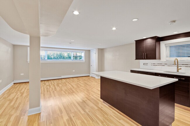 Building Photo - 4120 N Harding
