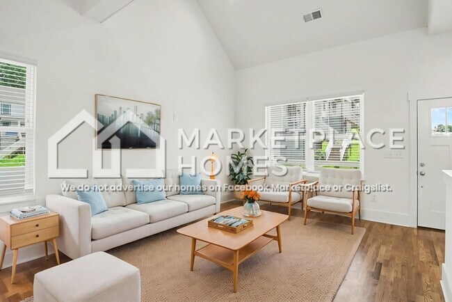 Foto del edificio - 211 Briar Rd