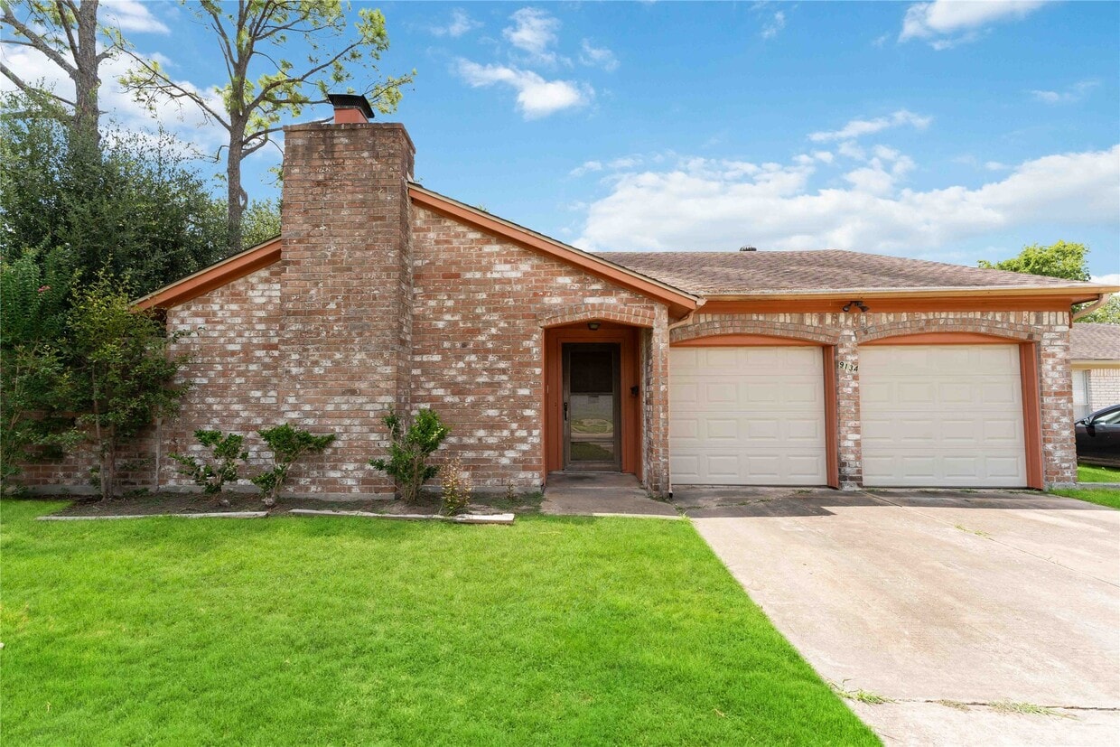 Primary Photo - 9134 Gustine Ln