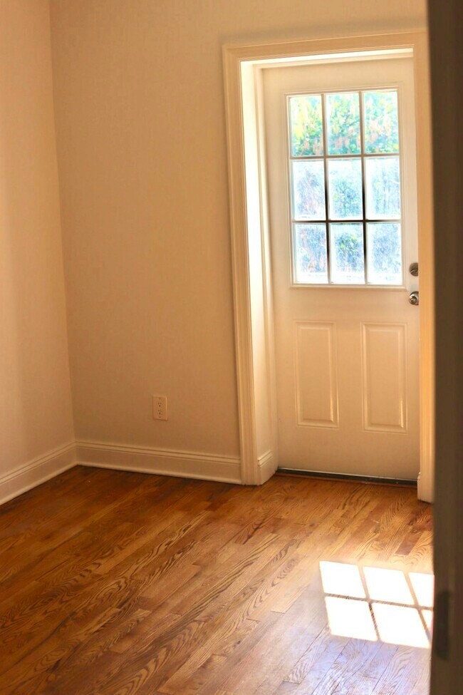 Building Photo - 908 Sterling Pl
