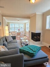 Building Photo - 2402 Lombard St