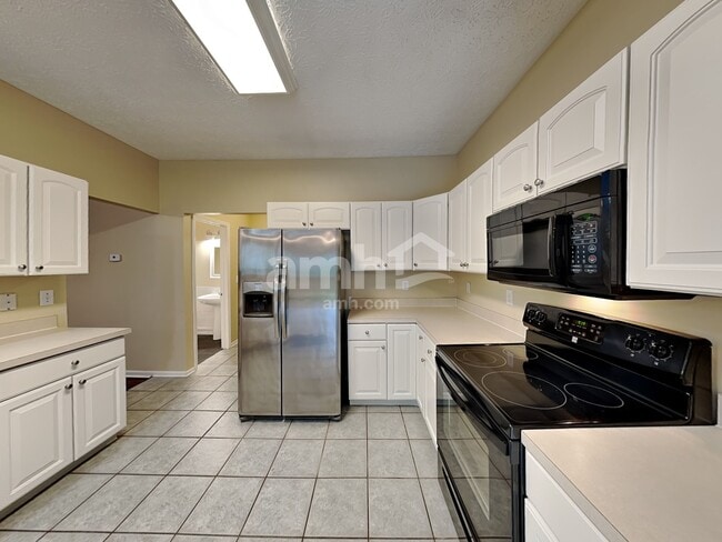 Building Photo - 1095 Mastell Dr