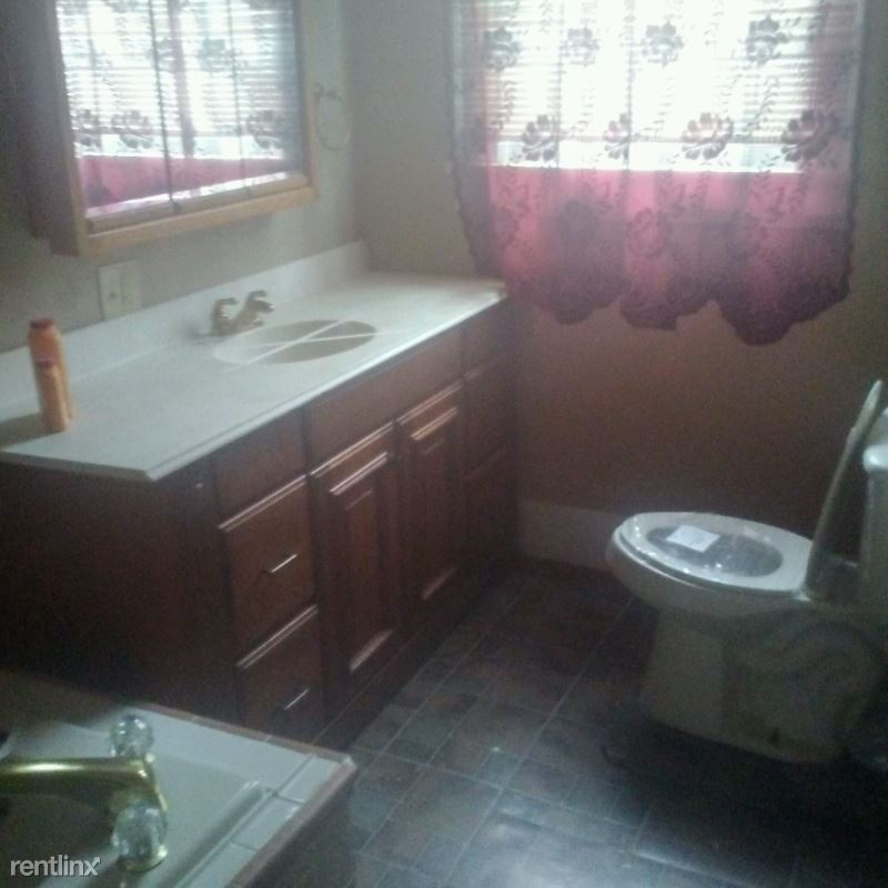 Primary Photo - 408 W Harding Ave