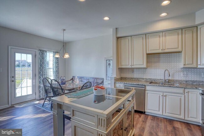 Foto del edificio - 414 Goodwick Dr