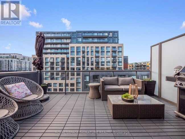 Building Photo - 533 Richmond St W