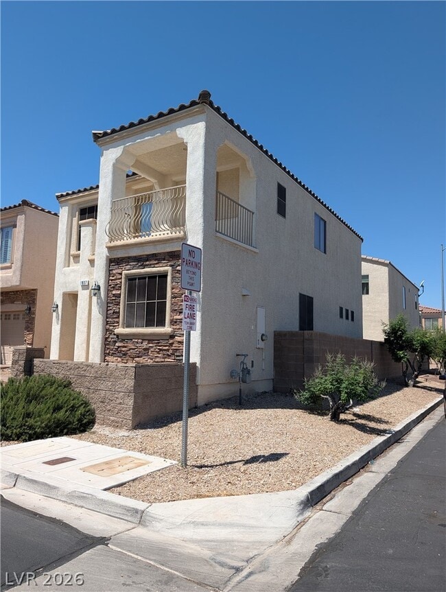 Building Photo - 1837 Versante Ave