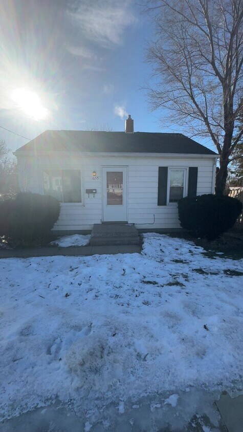 Foto del edificio - COMING SOON-2 Bedroom 1 Bathroom Home-1655 32nd St NE