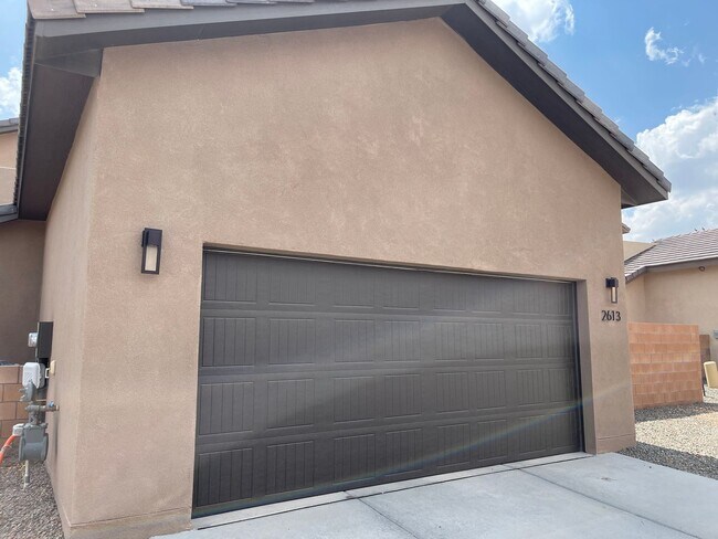 Building Photo - Wonderful Updated Home