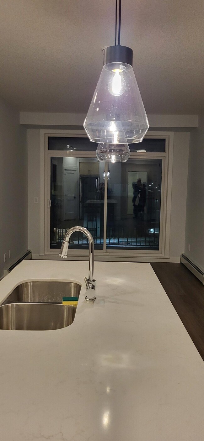 Building Photo - 2 Bed 2 Bath Unit in Calgary, AB