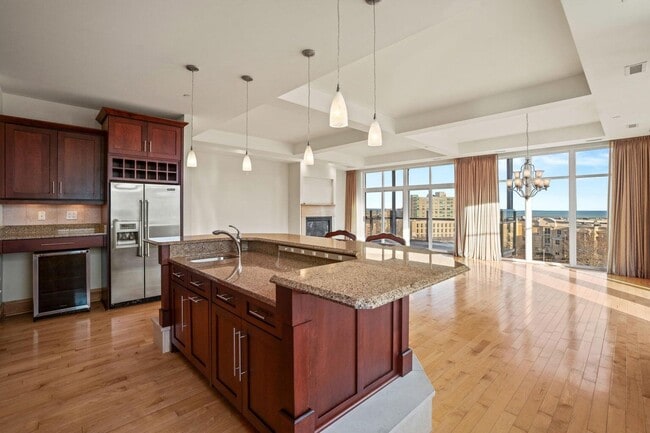 Foto del edificio - 1313 N Franklin Pl