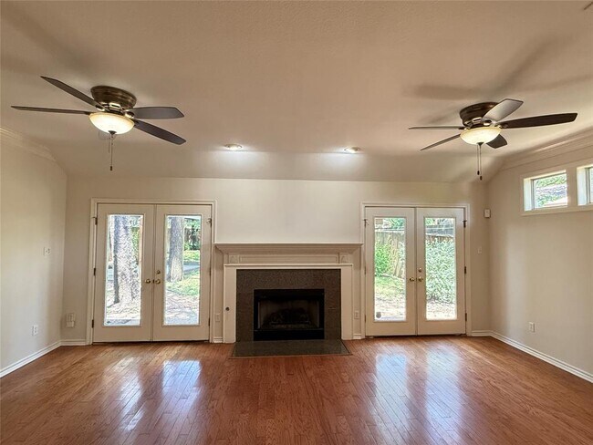 Foto del edificio - 5615 Shoal Creek Blvd