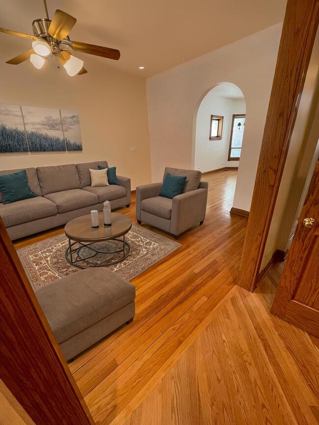 Foto del edificio - 3857 N Hermitage Ave