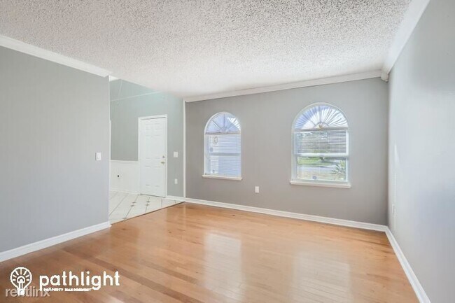 Building Photo - 4 br, 3 bath House - 100 Oak View Pl UNIT