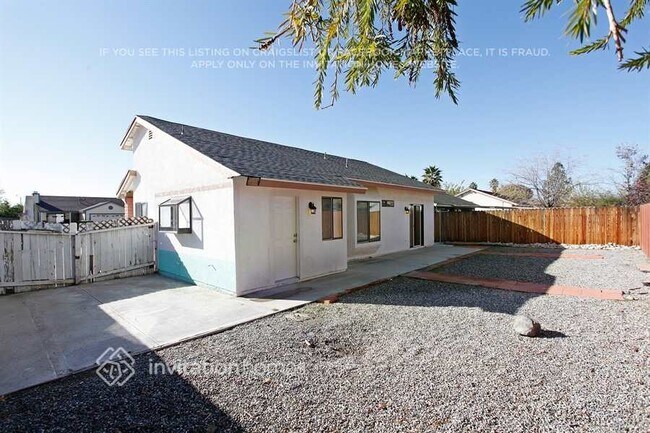 Foto del edificio - 351 Blue Ridge Ln