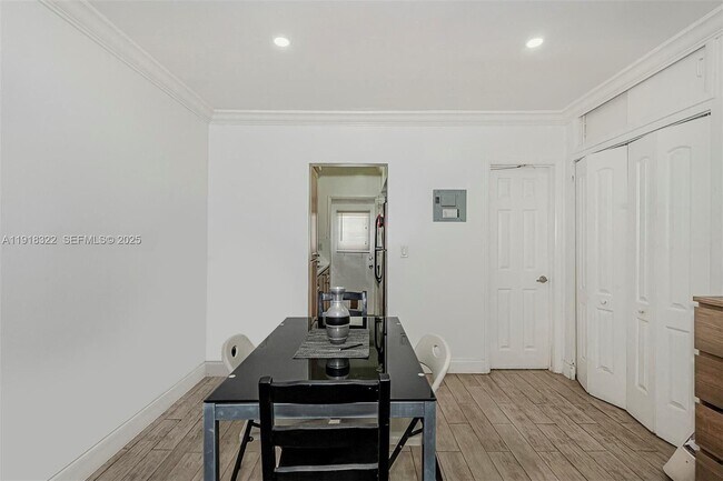 Foto del edificio - 719 Euclid Ave