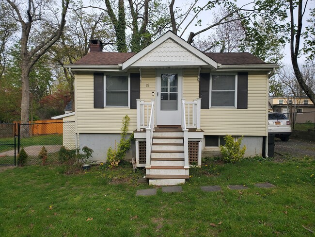House - 27 Brookhaven Dr