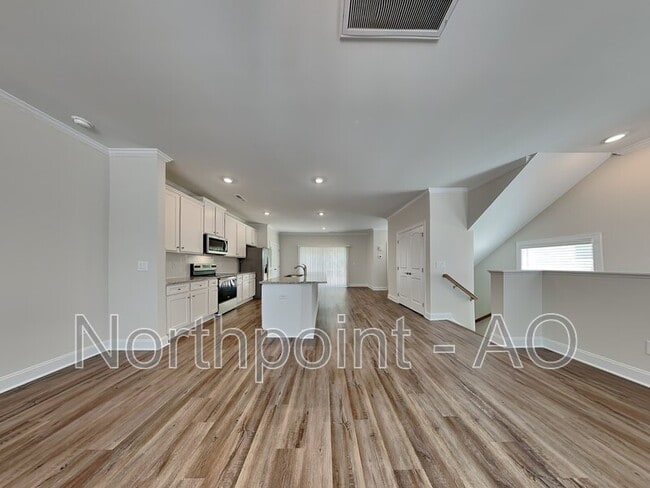 Building Photo - 6927 Woodland Stream Pl