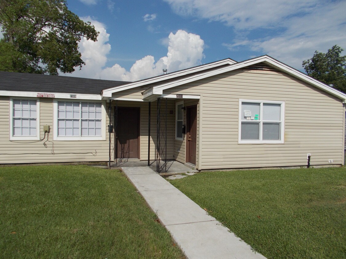 2311 Rose Dr Unit 2311, Gretna, LA 70053 Apartments in Gretna, LA