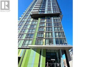 Building Photo - 170 Fort York Blvd
