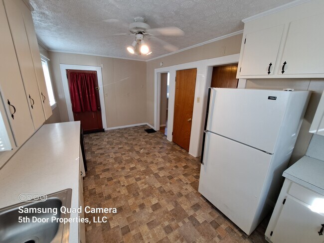 Foto del edificio - 213 North Nickel Plate Street