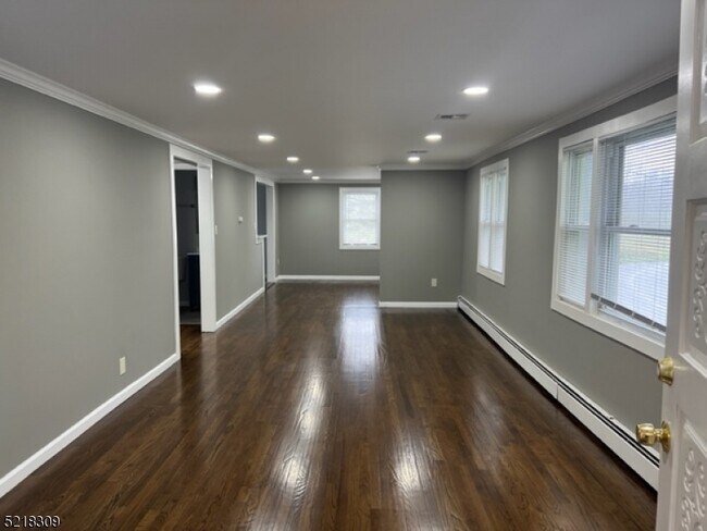 Building Photo - 269 Davis Rd