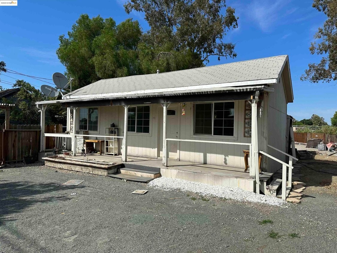 Primary Photo - 15089 Byron Hwy
