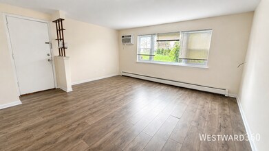 Building Photo - 9654 Golf Terrace