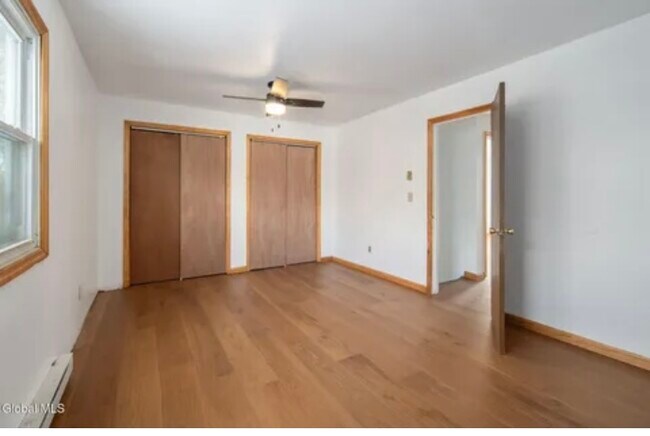 Building Photo - 40 Hanover Dr