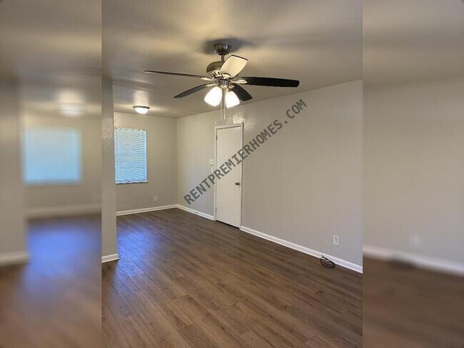 Foto del edificio - 7720 Bradley Dr