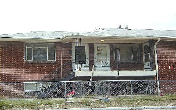 Building Photo - 1592 Lansing St