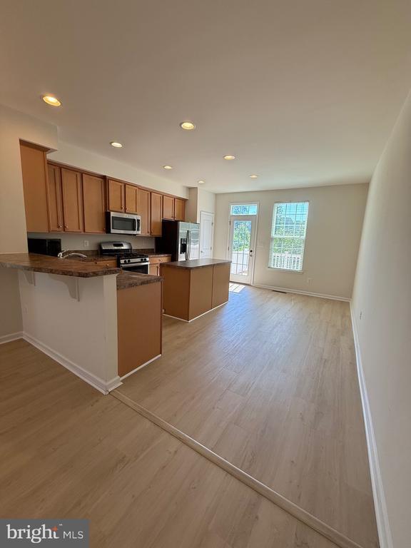 Building Photo - 123 Streamview Dr