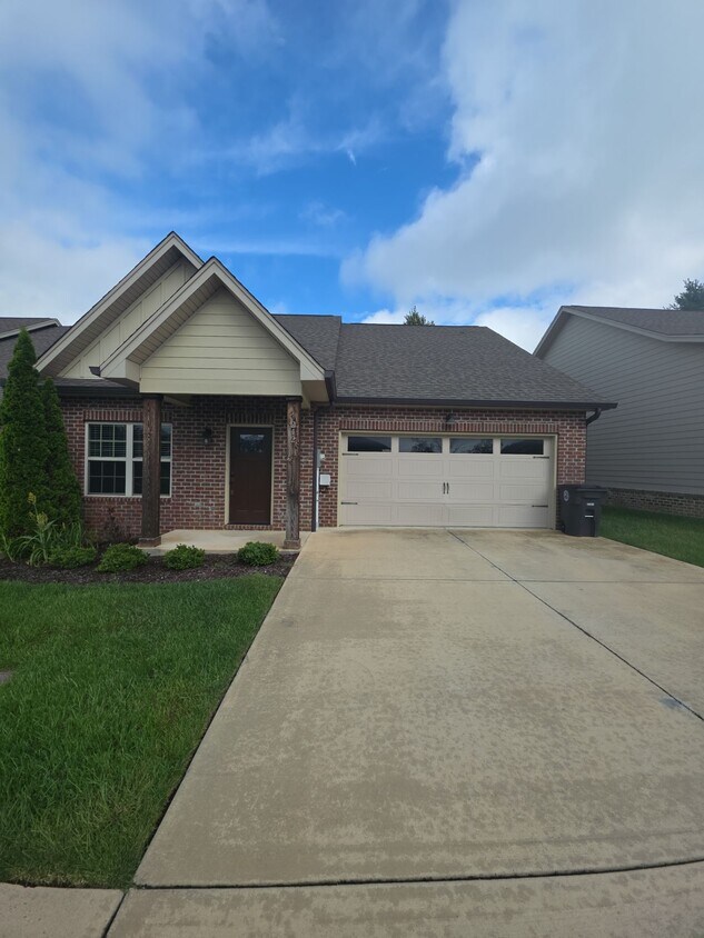 Foto principal - 242 Cypress Rdg