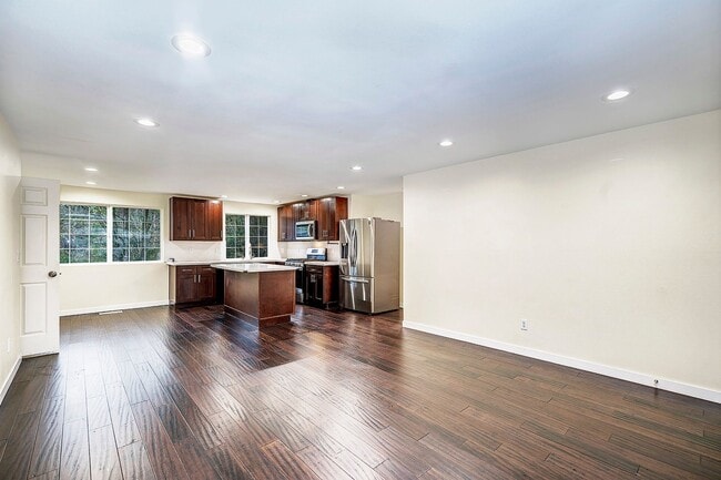 Building Photo - 7704 135th Place NE