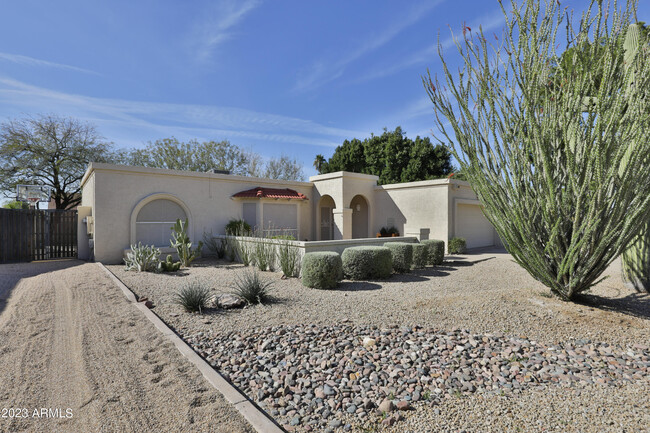 Building Photo - 1113 E Acoma Dr