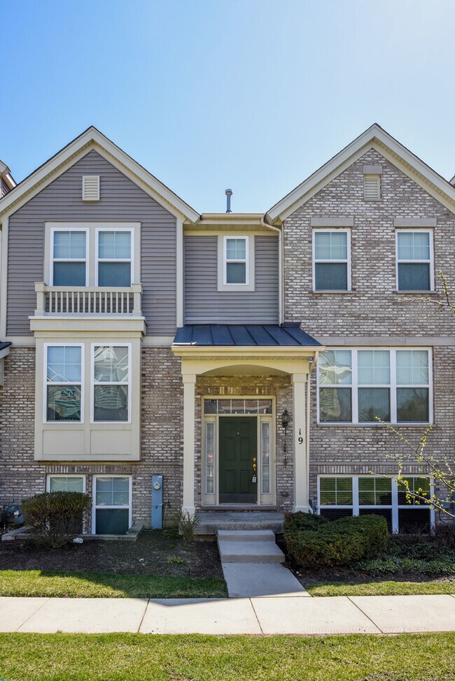 Building Photo - 19 Veneto Ct