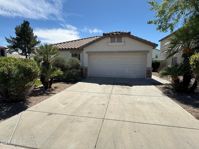 Building Photo - 9345 E Onza Ave