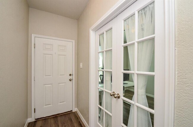 Foto del edificio - 4319 Rosemary Ln