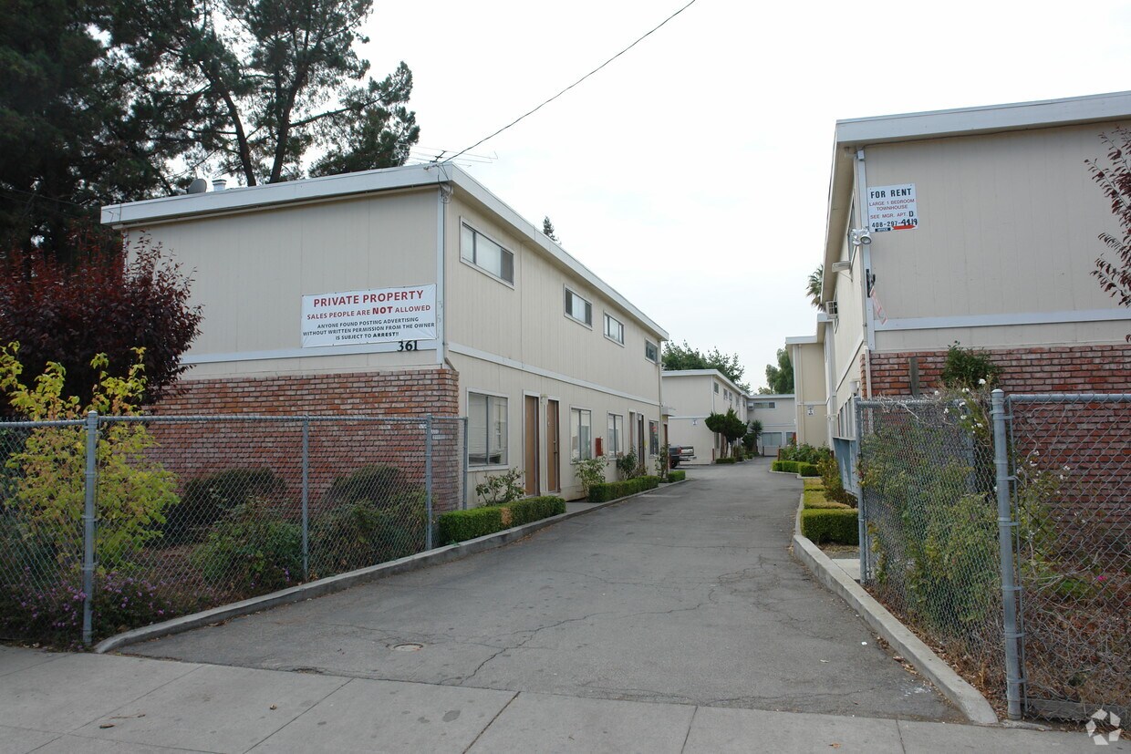 Building Photo - 361 Willard Ave