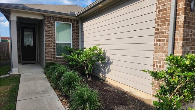 Building Photo - 9818 Mls Fld Dr