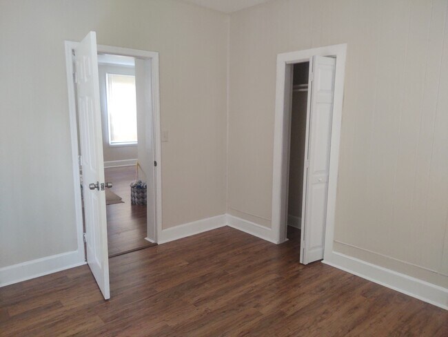 Primer dormitorio - 116 Houseworth St