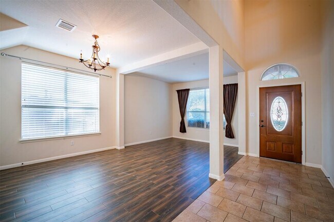 Foto del edificio - 12709 Lee Park Ln