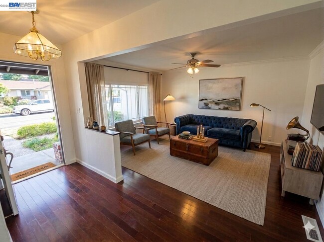 Foto del edificio - 34 Kingswood Dr