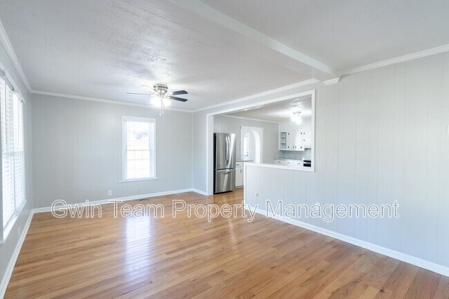 Building Photo - 4715 S Lee St