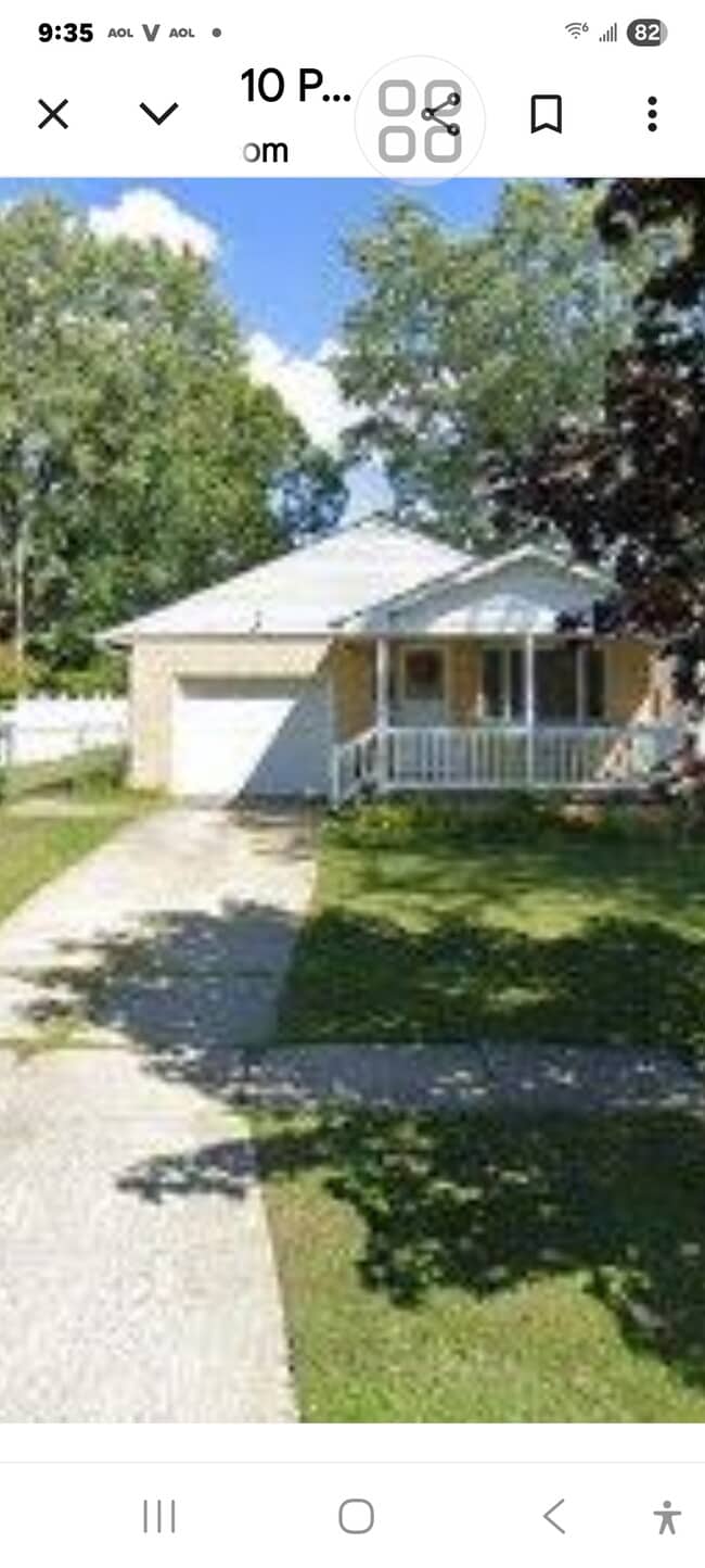 Building Photo - 10 Parkdale Dr