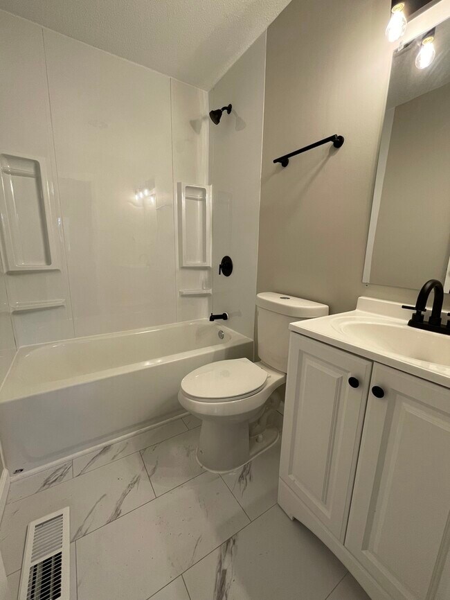 Building Photo - 4809 Cherry Blossom Ln