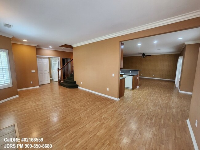 Foto del edificio - Rancho Cucamonga 4 Bedroom Home