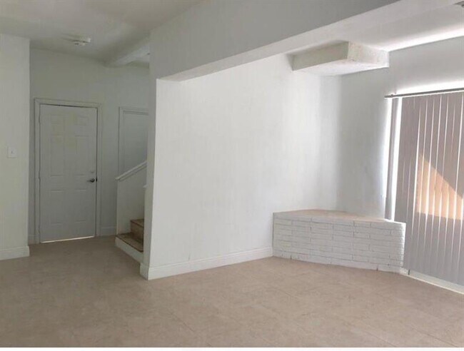 Foto del edificio - 532 NW 20th Ave
